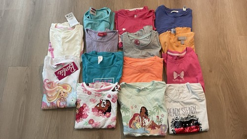Ein set kinderkleidung für - ein,